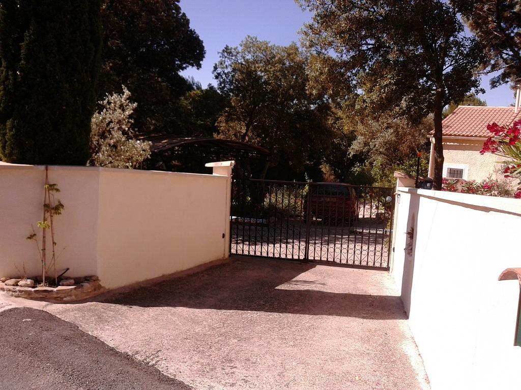 Apartament Les Florides LʼIsle-sur-la-Sorgue Zewnętrze zdjęcie