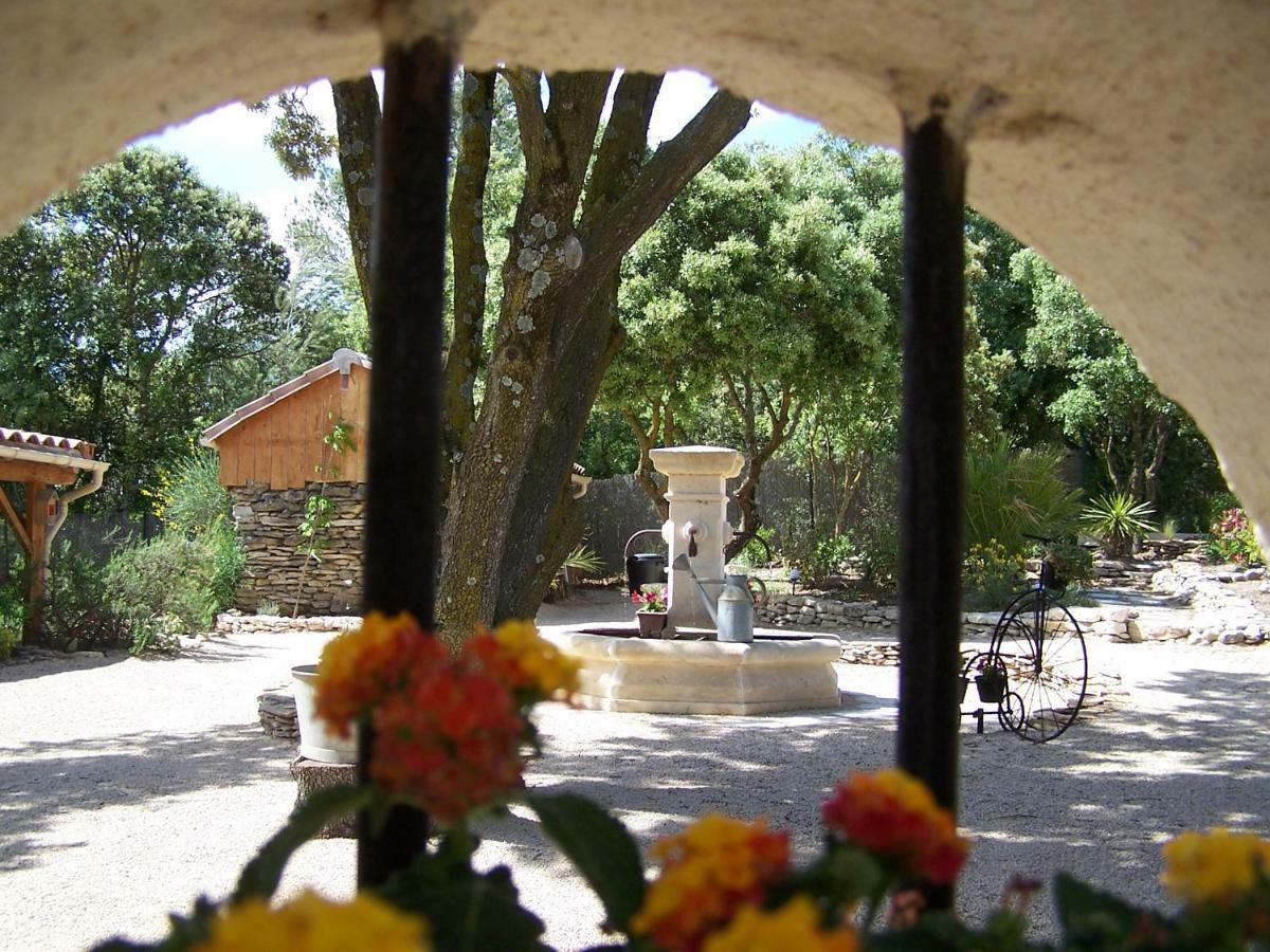 Apartament Les Florides LʼIsle-sur-la-Sorgue Zewnętrze zdjęcie